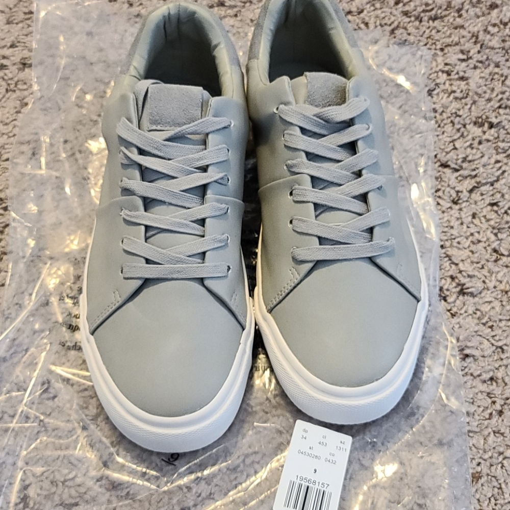 CANVAS SHOES FROM EXPRESS